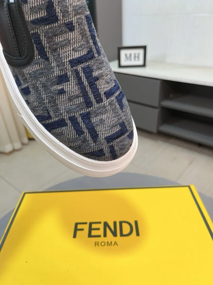 Men's shoes 💰400🌸🌸【FENDI】(velvet lining and leather lining are preferred when ordering) F's new product is on the market, imported concave and convex surface waterproof cloth, classic rhombus pattern F's craftsmanship, high-end and classy, ​​comfortable on the feet, versatile to wear, full of three-dimensional sense, 3 colors available, size: 38-44 (37.45, can be customized, cannot be returned)